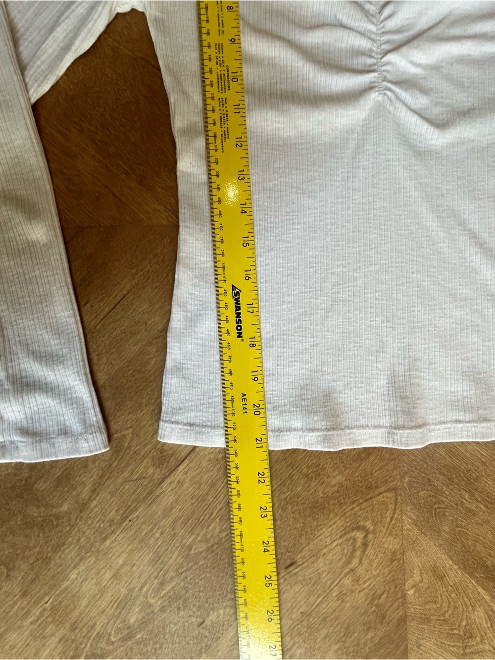 ✨ Old Navy White Ribbed Ruched Long Sleeve Top | Women’s Small 🤍 - Picture 7 of 9
